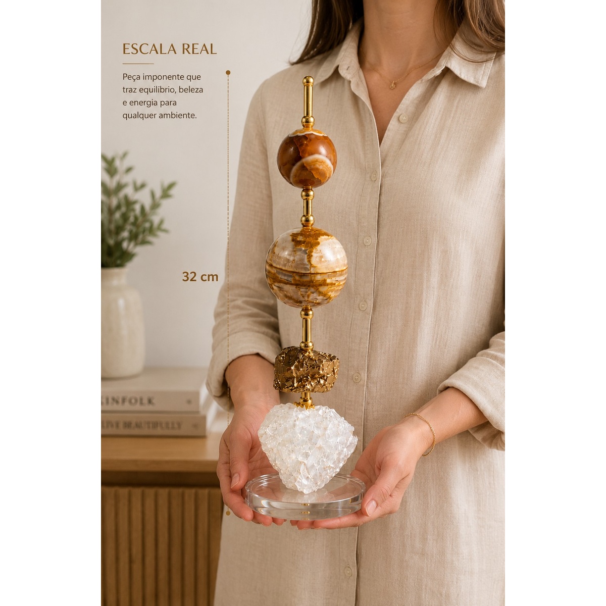 Escultura Decorativa em Ágata Natural com Quartzo Branco e Base Acrílica 32 cm