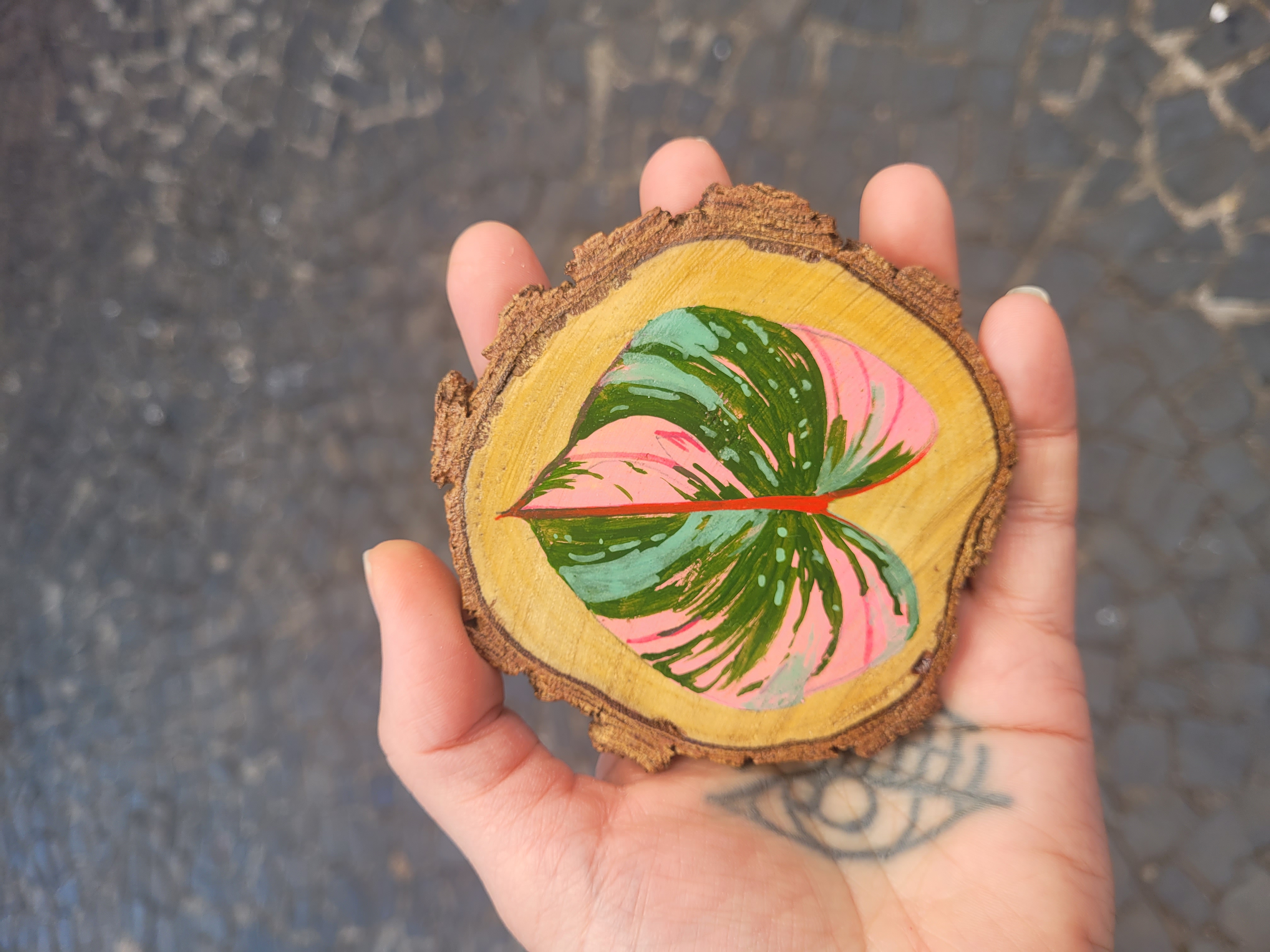 Bolacha de madeira porta copos - Folhagem tropical 1