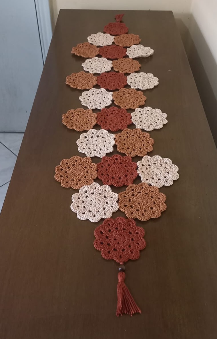 Trilho de mesa de crochê