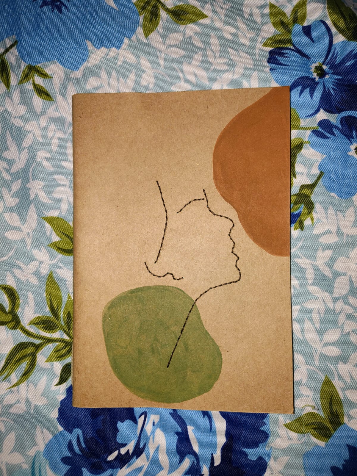 Caderno A5 bordado com 80 páginas