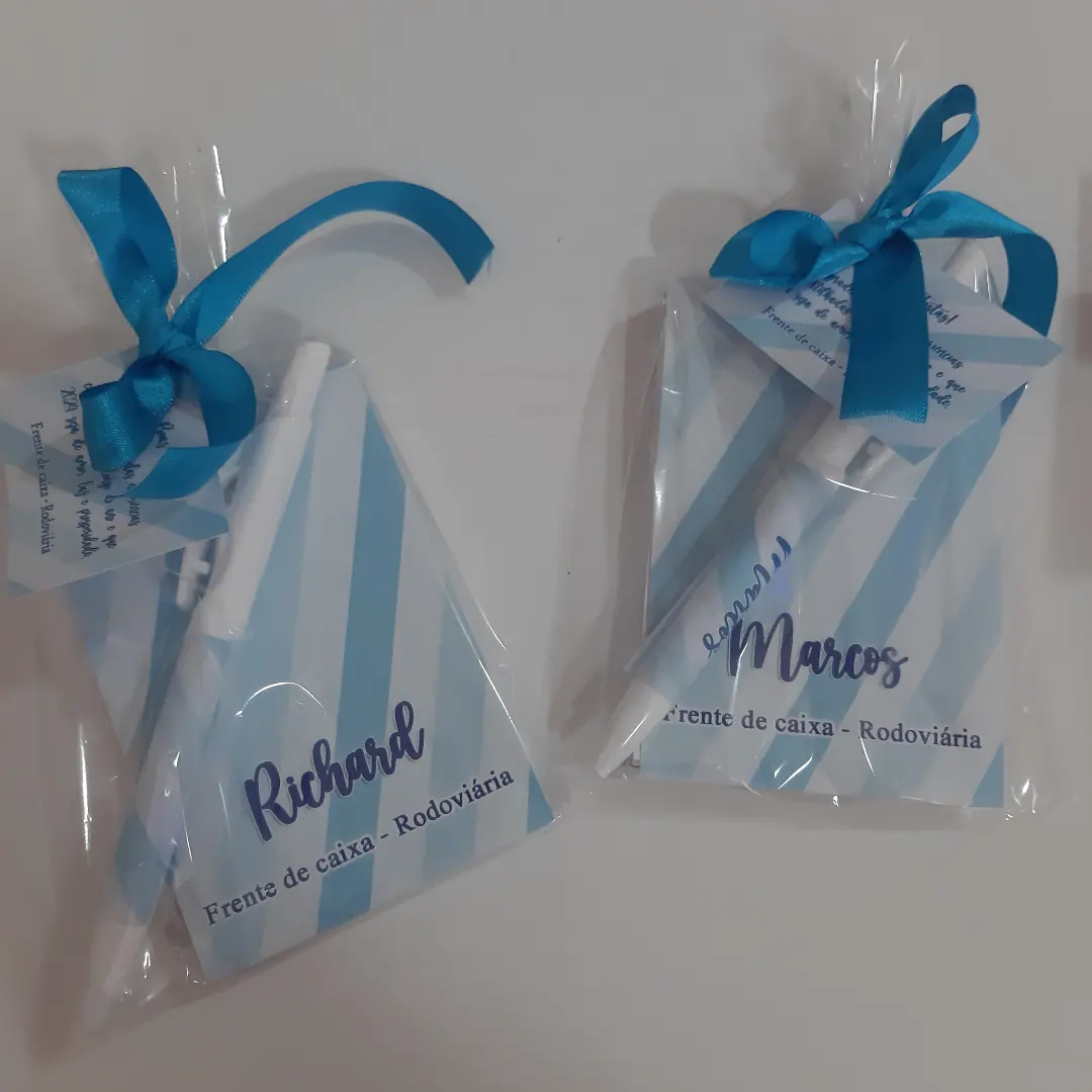 Bloquinho com caneta retrátil